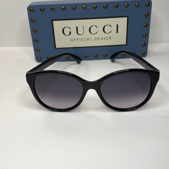 New- GUCCI GG0631S 001 round sunglass comes black frame with grey gradient le…